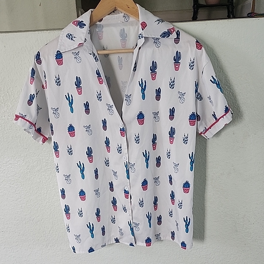 Silky blouse with coolest cactus print